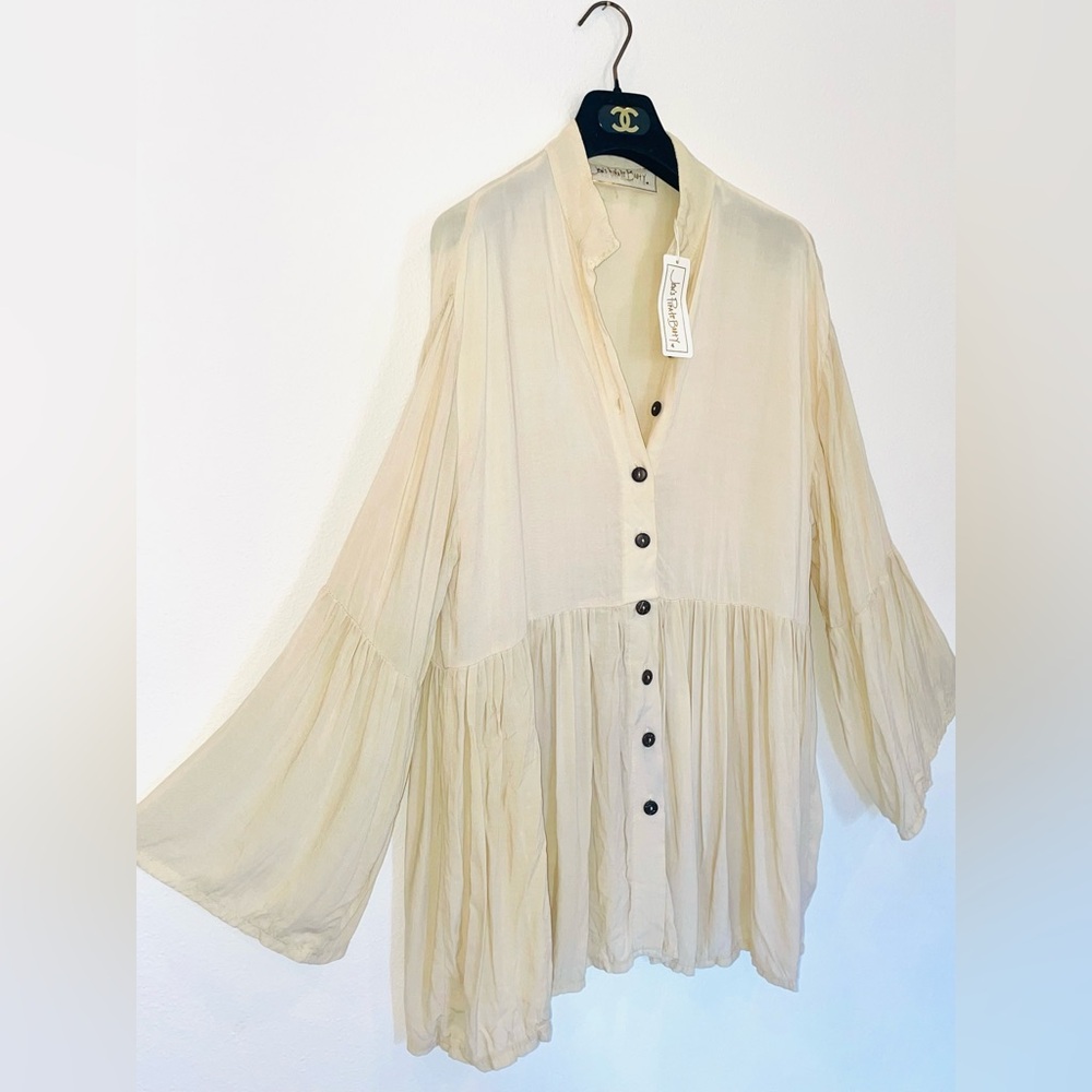 Jen’s Pirate booty flowy peasant top button shirt Cream bell sleeve M/L nwt - Picture 7 of 14